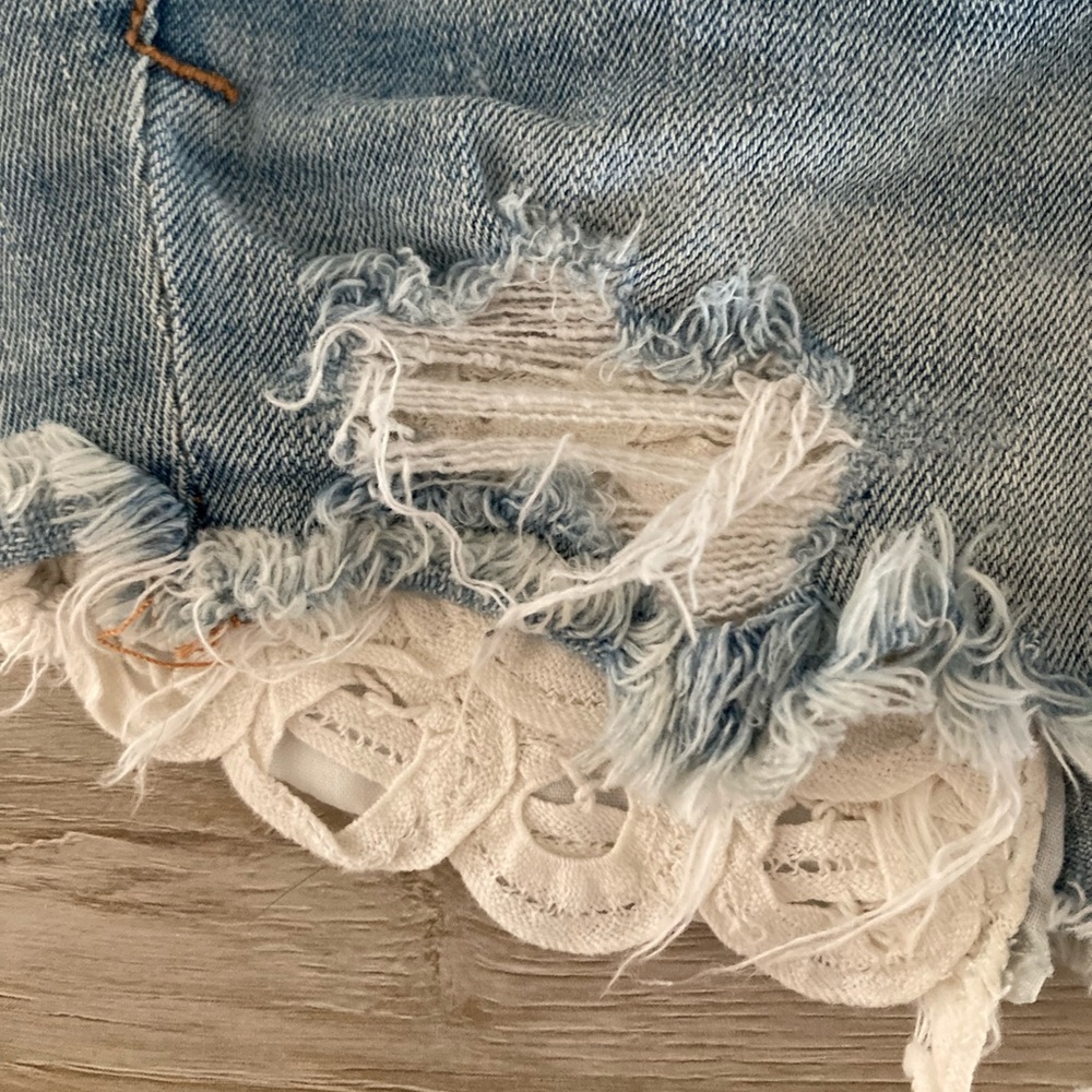 ❌SOLD American Eagle Stretch Distressed Denim Shorts - Picture 3 of 7
